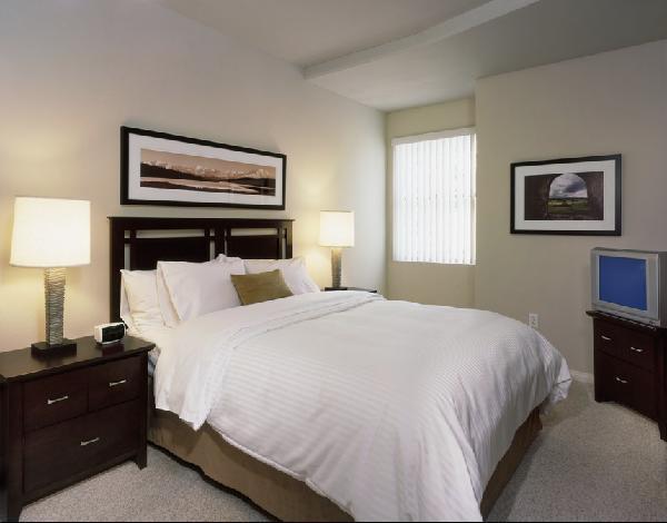 Oakwood At The Saulet Hotel New Orleans Room photo